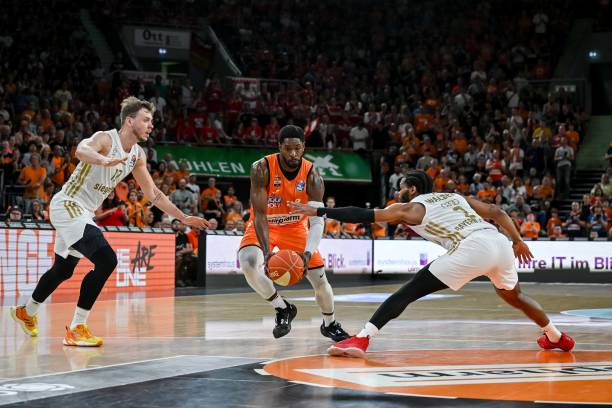 联比赛中 联比赛中